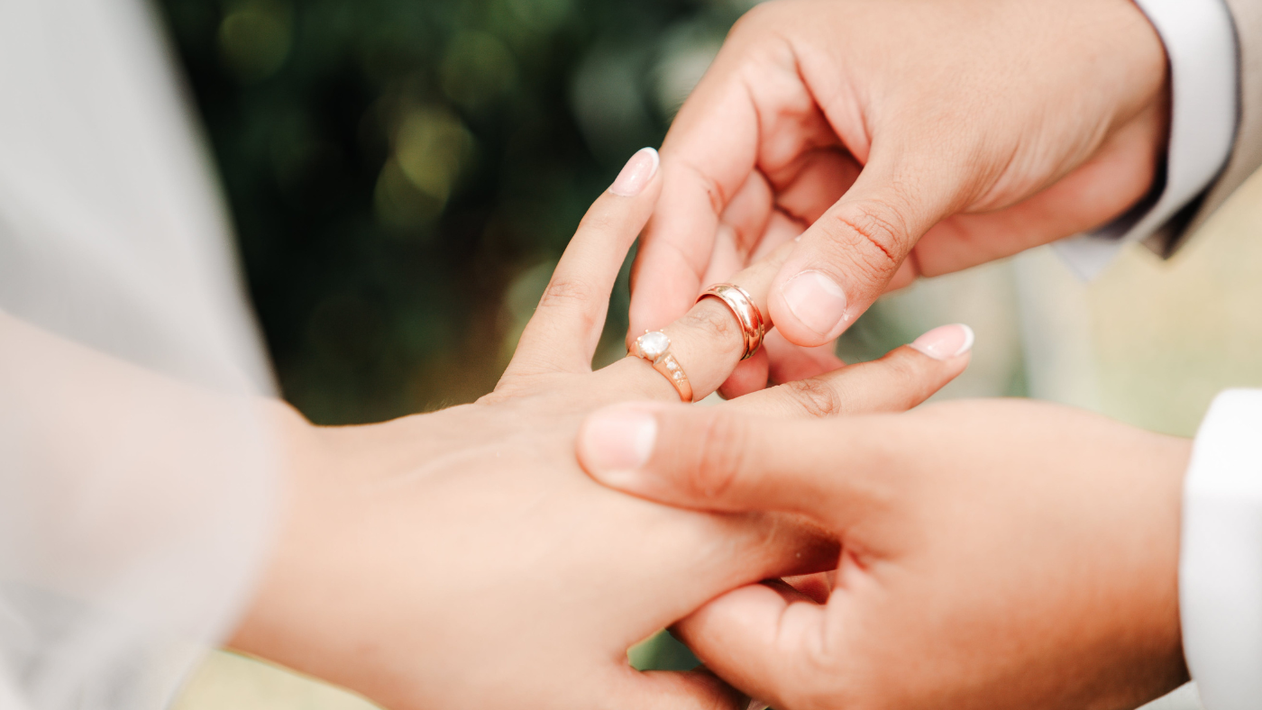 How to pair a vintage engagement ring with a wedding band