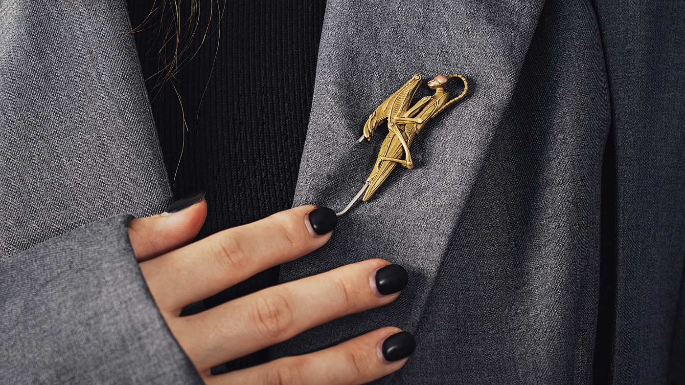 The return of brooches: how to style vintage pieces for modern wardrobes