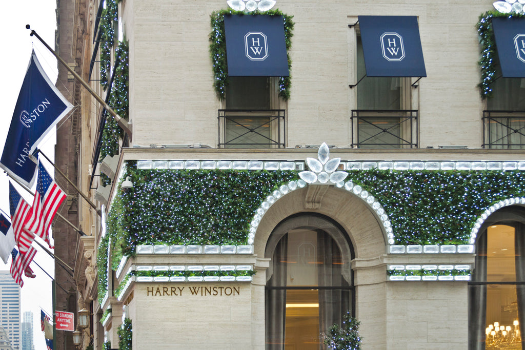 New York, USA - December 1, 2012:  The Harry Winston Jewelery on 5th Avenue in Manhattan during the Christmas Holiday season.