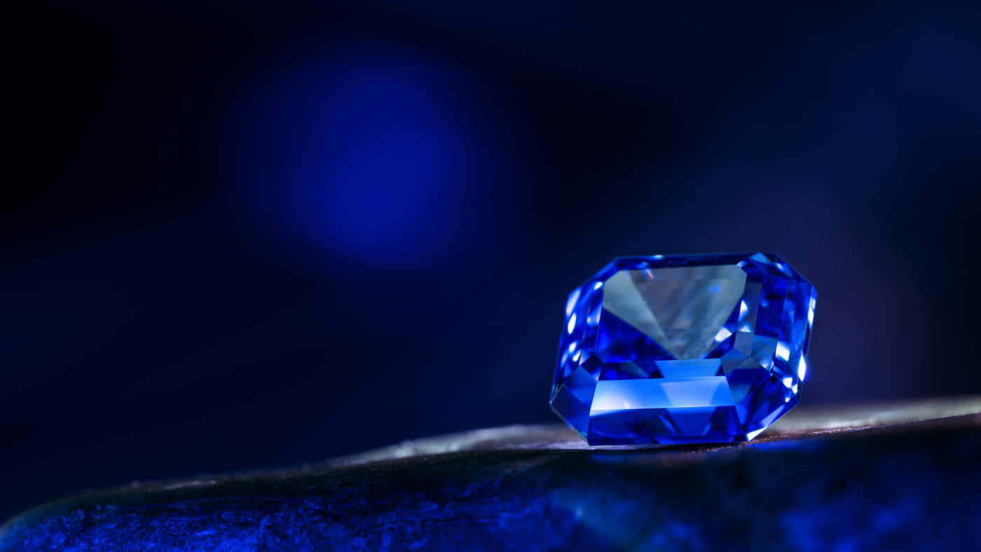 Vintage sapphire engagement rings: what to know before you buy