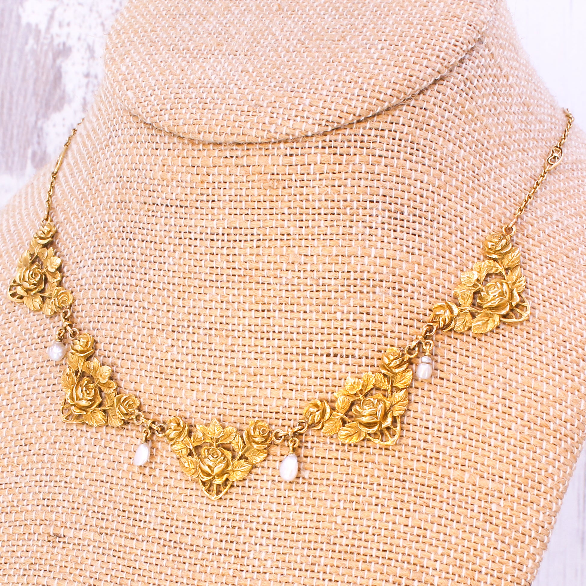 Art Nouveau Floral & Foliate Necklace, circa 1900