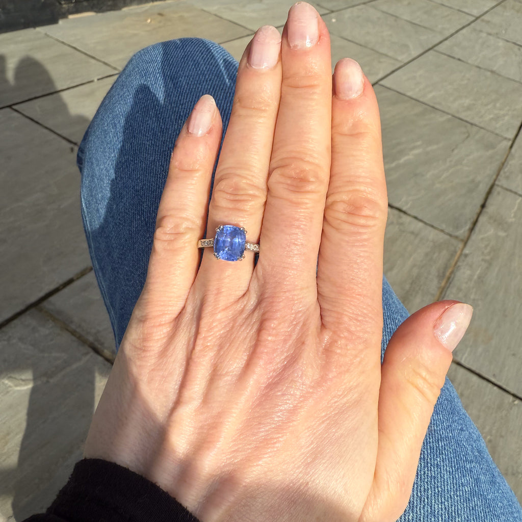 unheated Ceylon sapphire solitiare