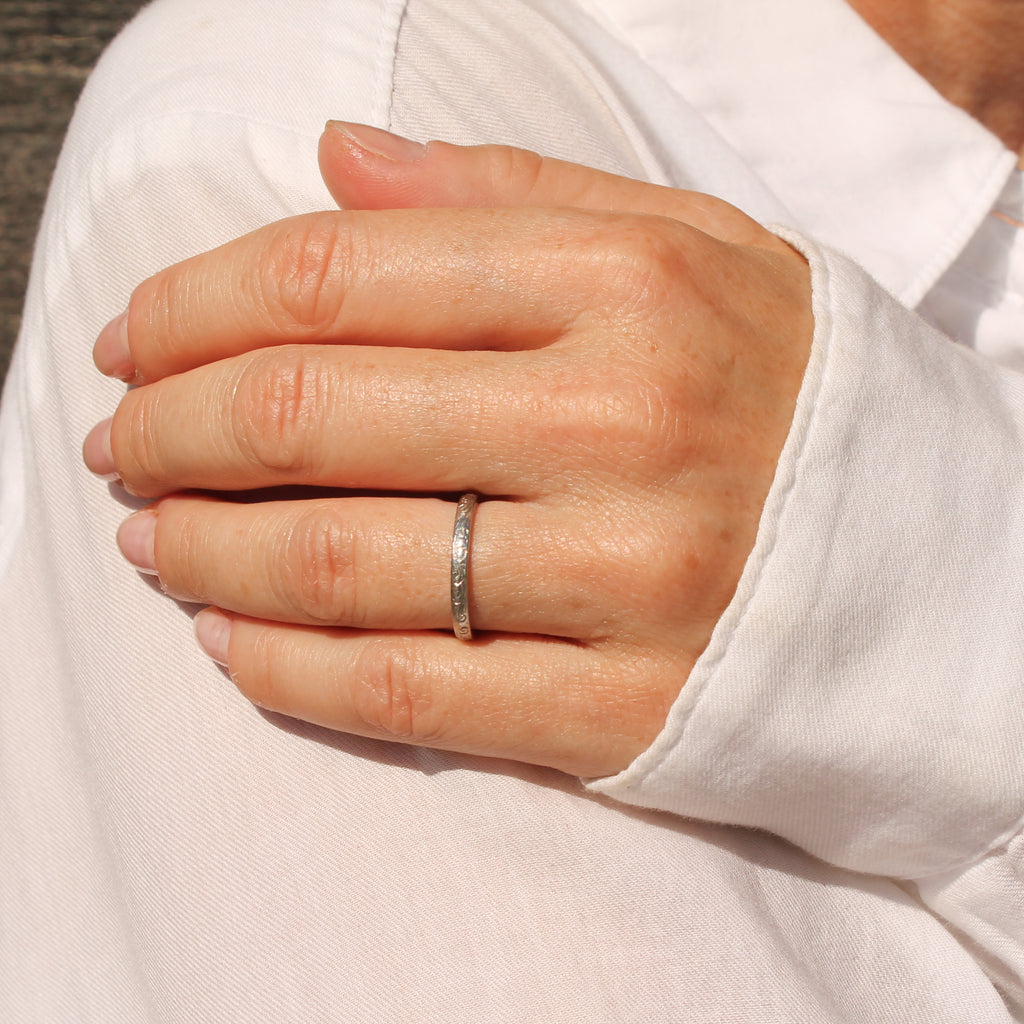 vintage platinum wedding band