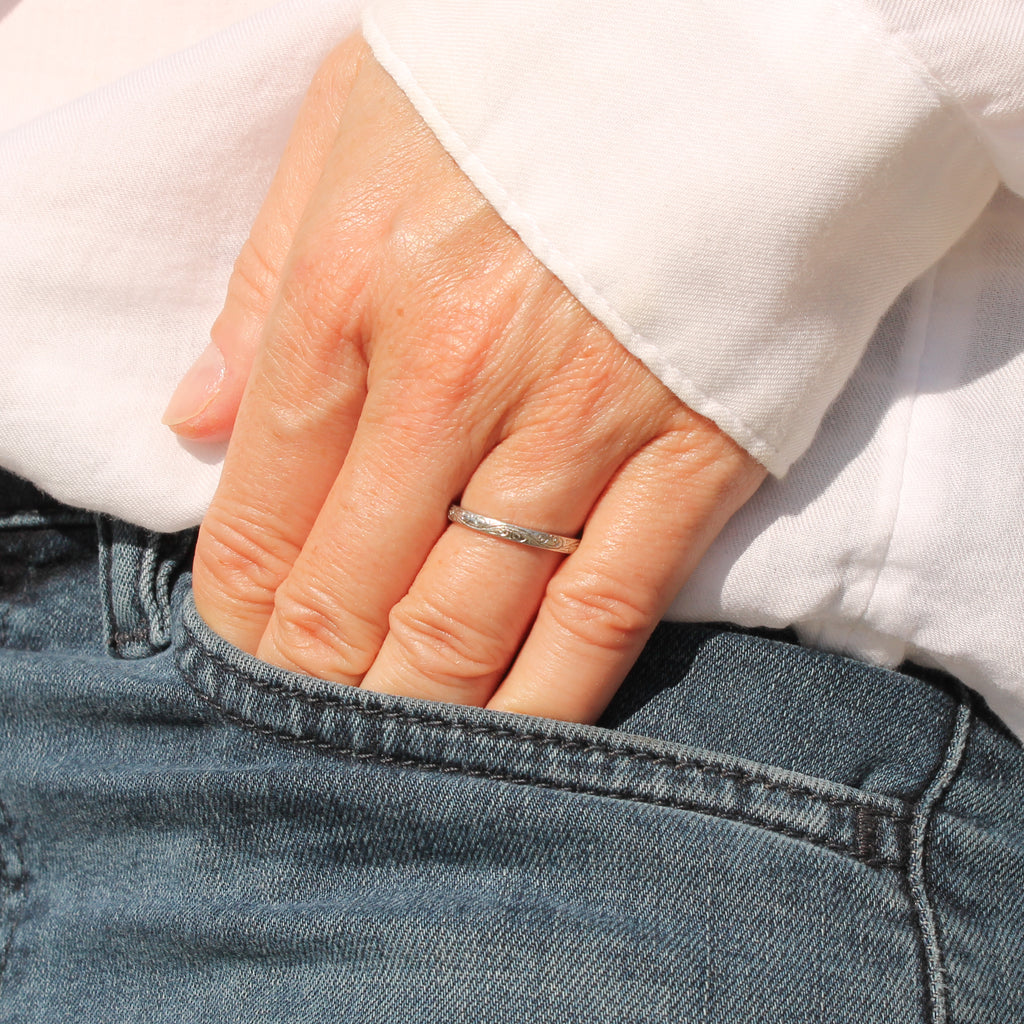 vintage platinum wedding band