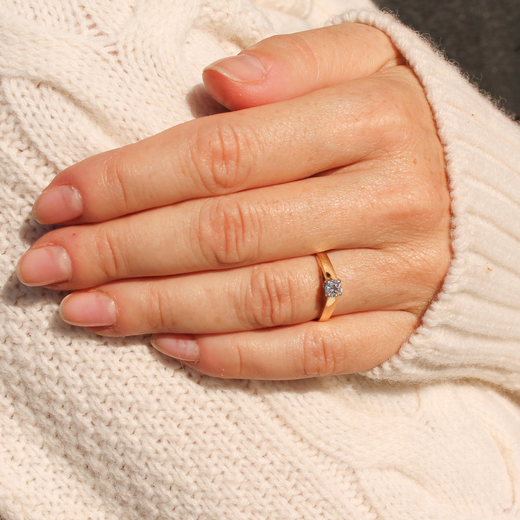 vintage gold engagement ring