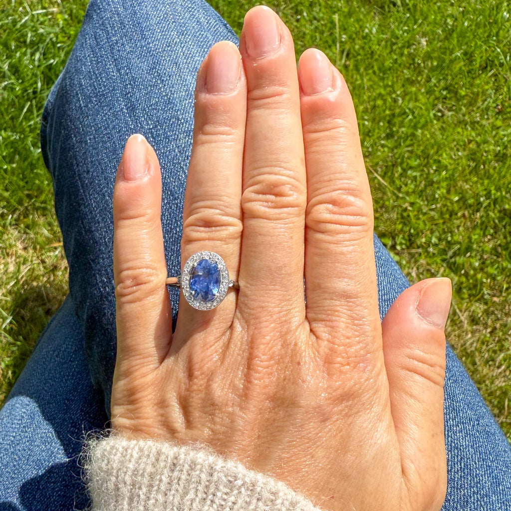 Unheated Ceylon sapphire ring