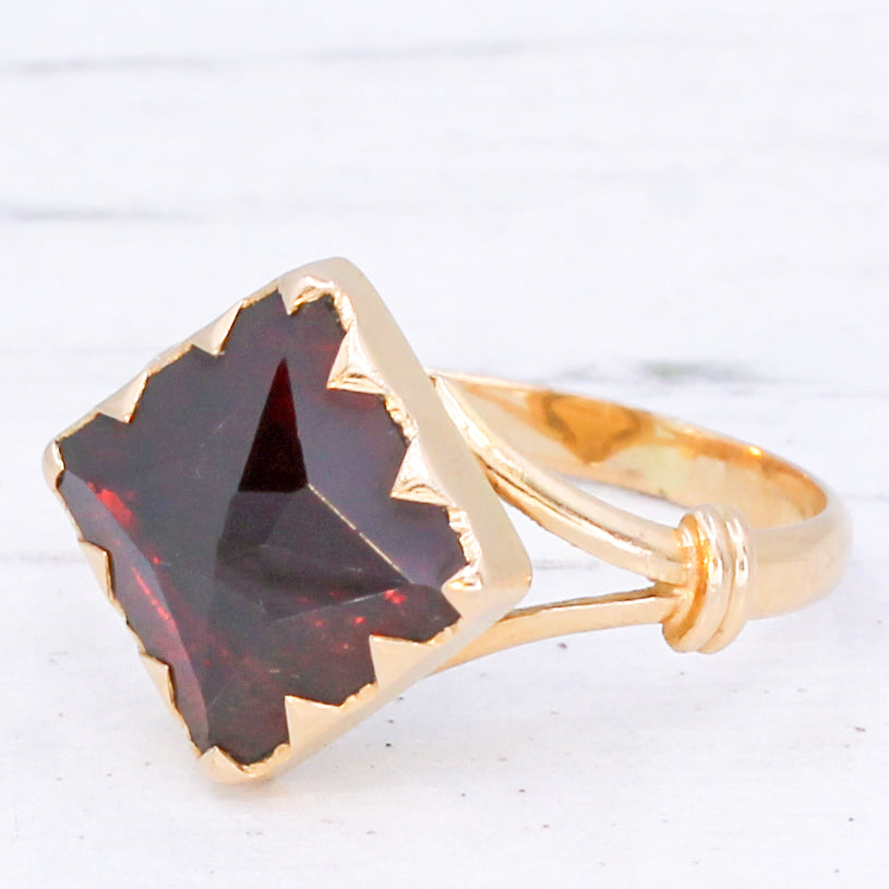 Antique 3.00 Carat Garnet Solitaire Ring, circa 1880