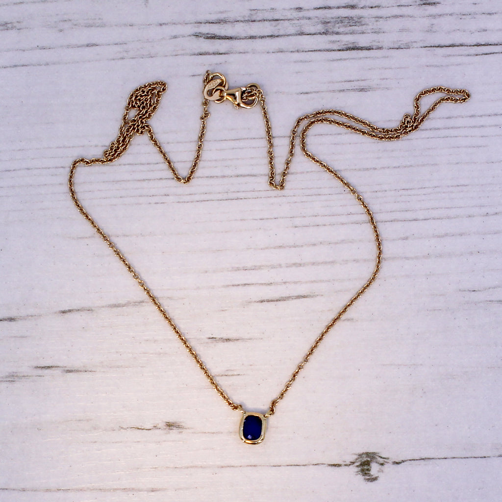 Natural sapphire pendant 