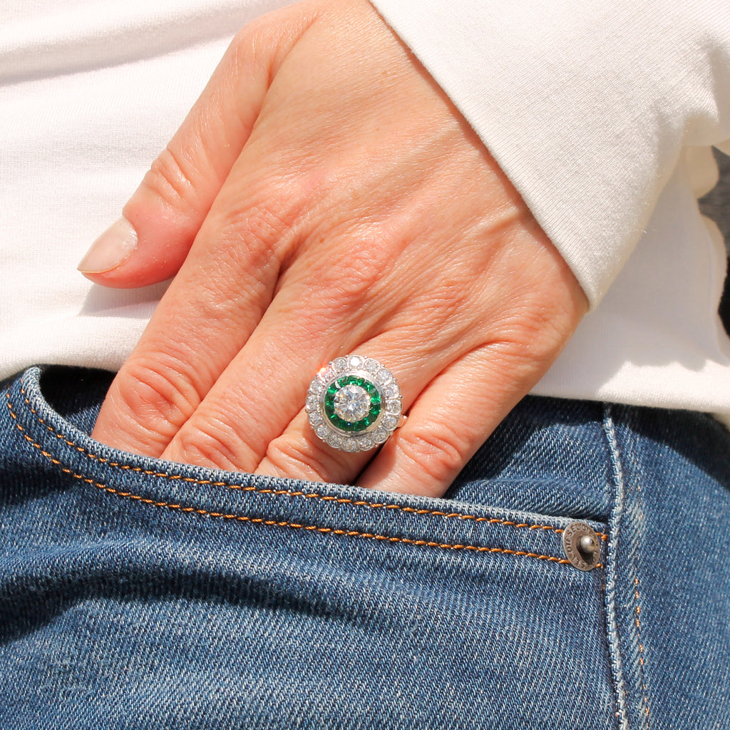 Contemporary 1.64 Carat Diamond & Tsavorite Garnet Ring, circa 1980