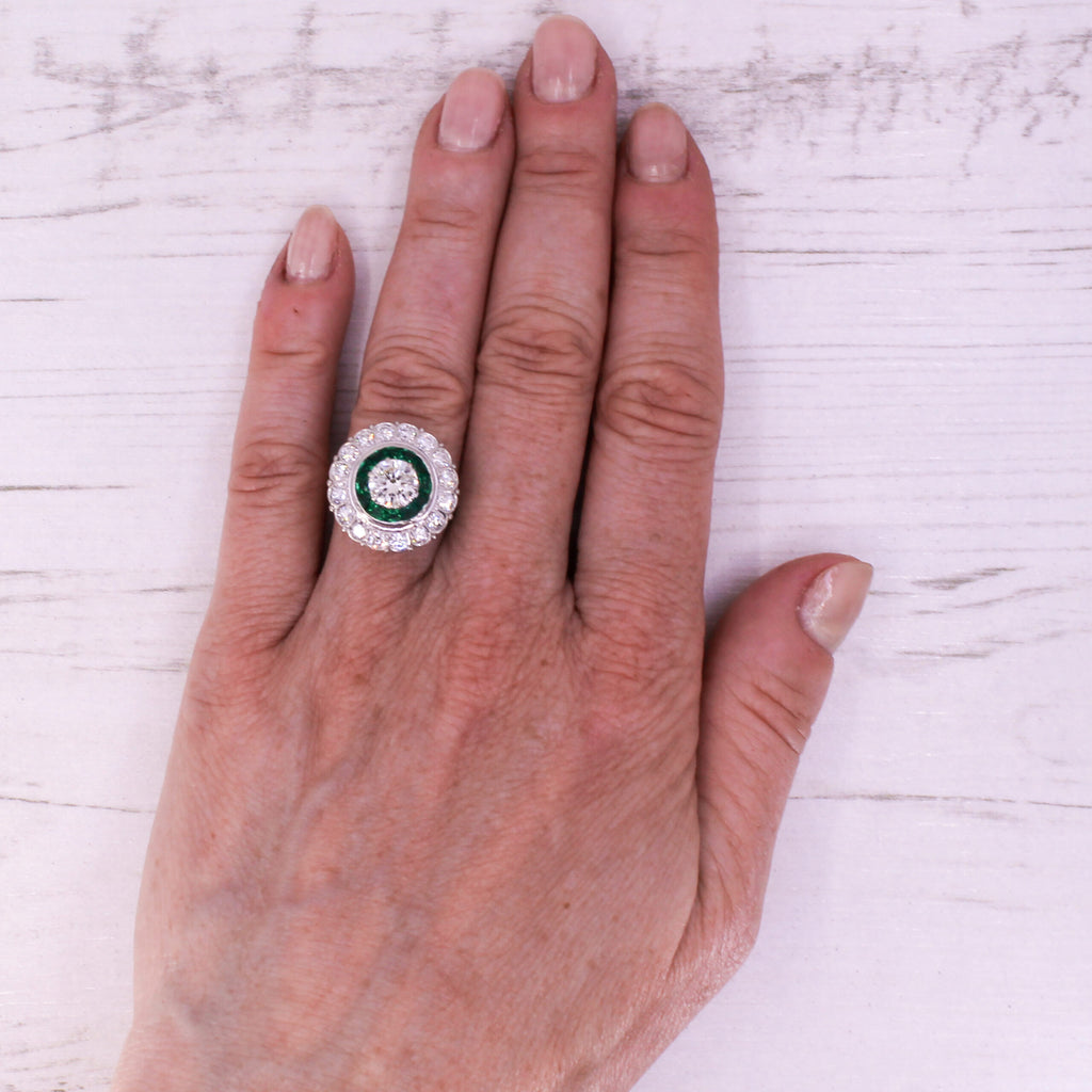 Contemporary 1.64 Carat Diamond & Tsavorite Garnet Ring, circa 1980