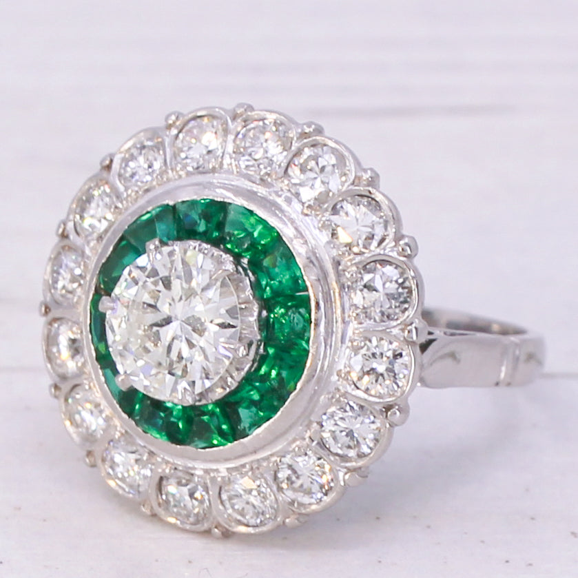 Contemporary 1.64 Carat Diamond & Tsavorite Garnet Ring, circa 1980