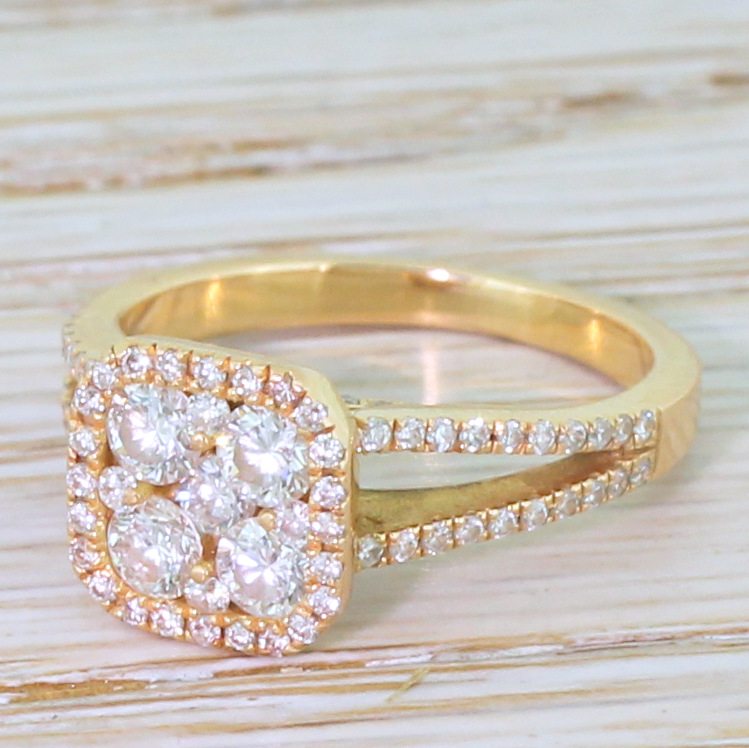 Modern 0.97 Carat Round Brilliant Cut Diamond Illusion Cluster Ring, 18k Rose Gold