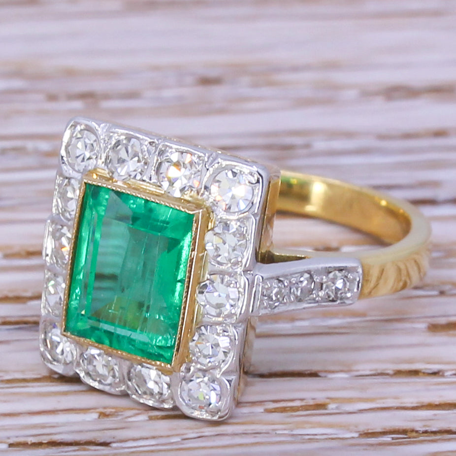 Art Deco 1.70 Carat Minor Oil Emerald & Diamond Ring, circa 1935