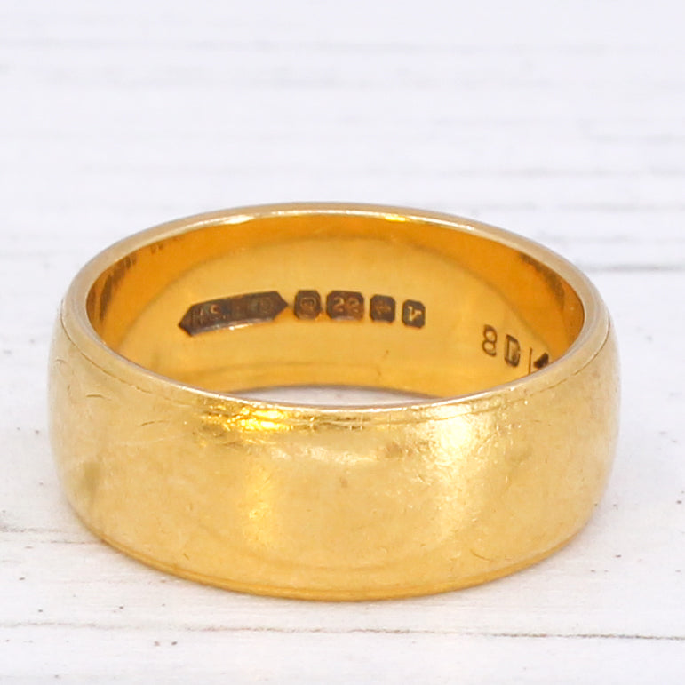 Vintage 22k Yellow Gold Wedding Band Ring, dated 1970, size M