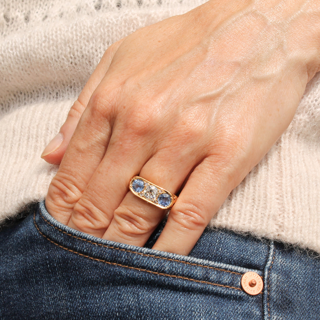 Art Nouveau sapphire and diamond ring
