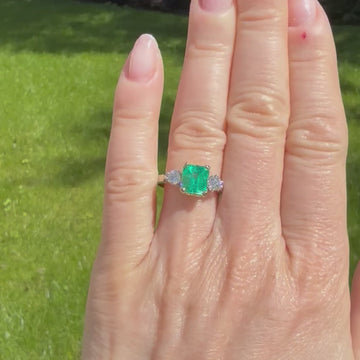 Minor oil colombian emerald ring